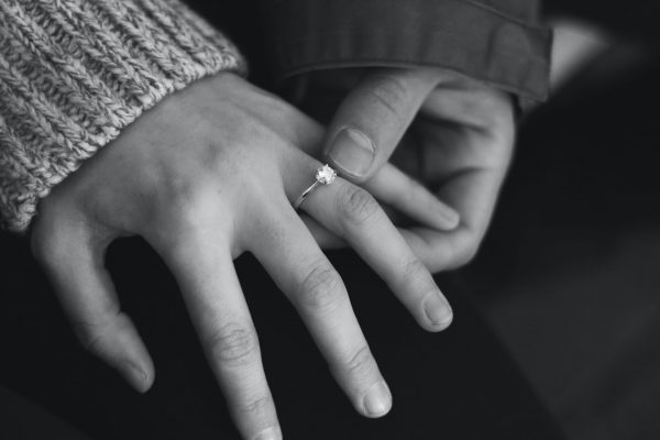 Make Your Engagement Ring Look Bigger With These Tips